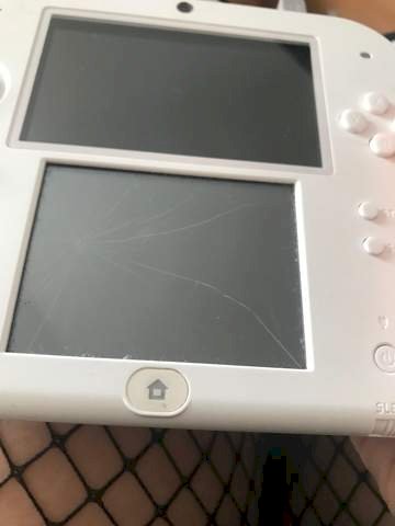 Nintendo 2ds display broken