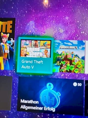 Xbox edge of game covers are different color - 1