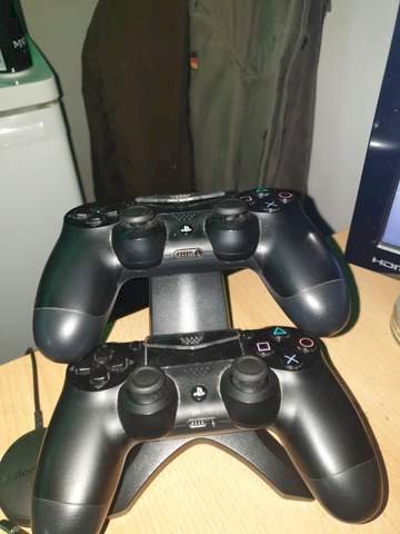 Ps4 controller charging station defective - 1