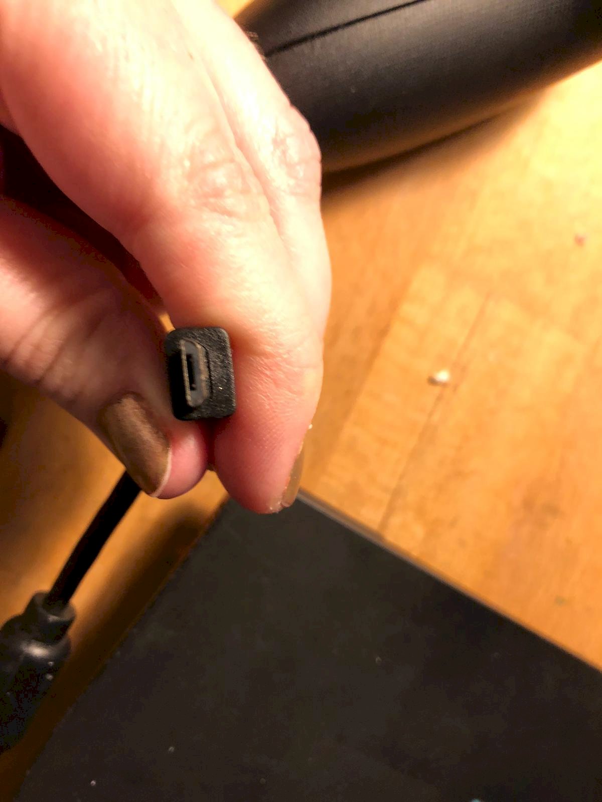 Which cable fits this controller - 1