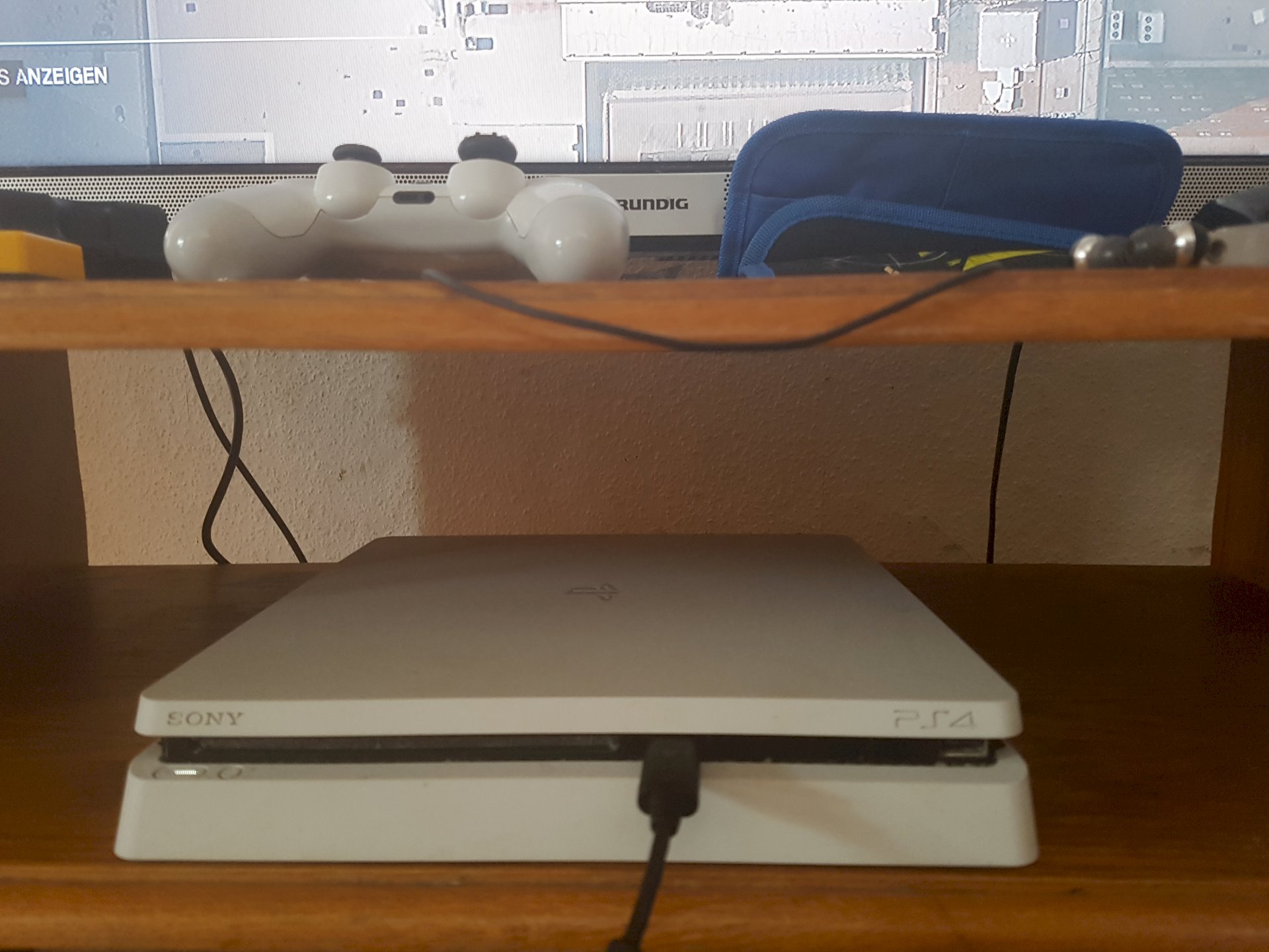 PS4 Slim is too loud