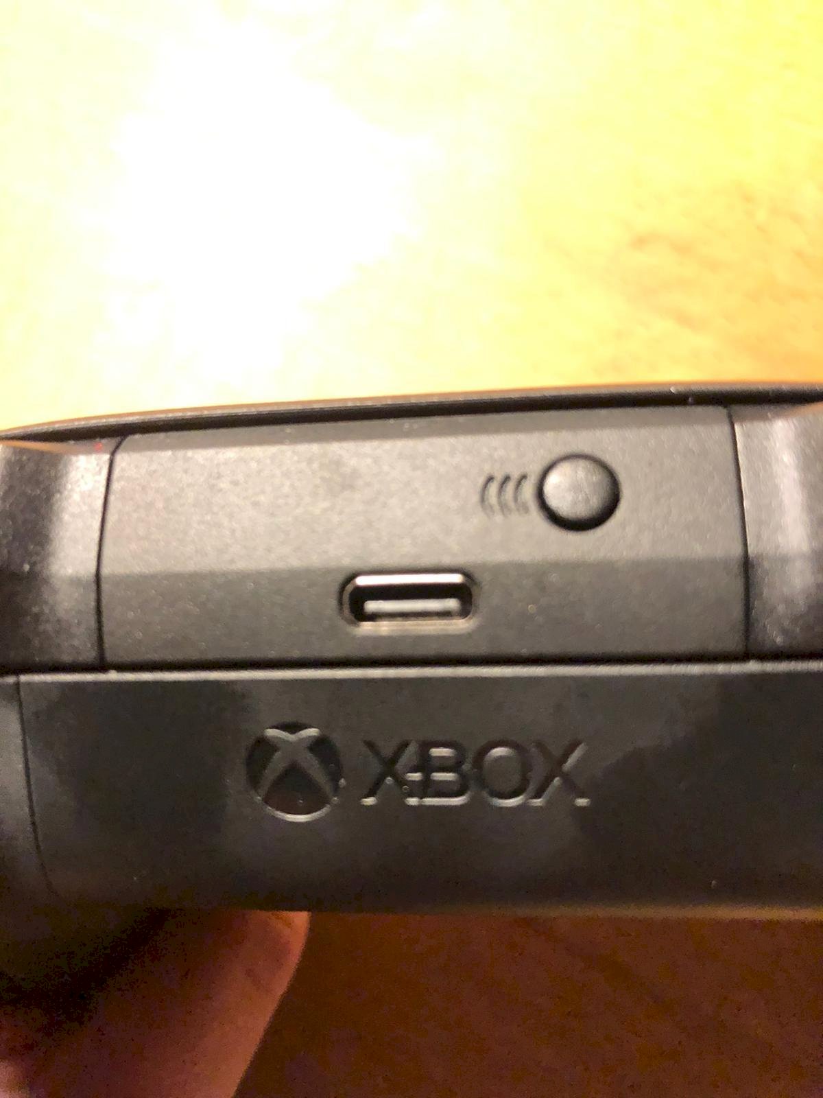 Which cable fits this controller