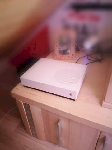 Does the Xbox have enough room to ventilate