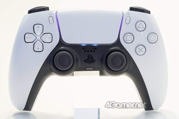 Don t you agree that the Playstation 5 Dualsense controller could belong to all platforms - 3