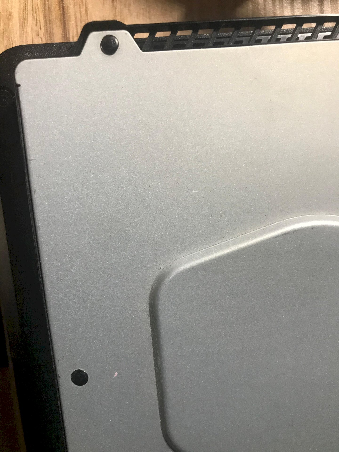 How can I loosen these screws on my Ps4